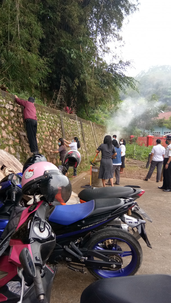 Kerja bakti dikantor kecamatan sopai