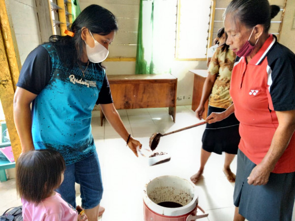 pembagian makanan pada balita