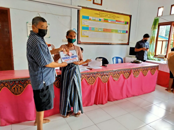 Penyaluran bantuan langsung tunai 