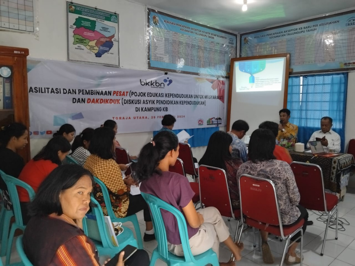 Fasilitasi dan Pembinaan PESAT (Pojok Edukasi Kependudukan Untuk Masyarakat) dan DAKDIKDUK (Diskusi Asyik Pendidikan Kependudukan) di Kampung KB