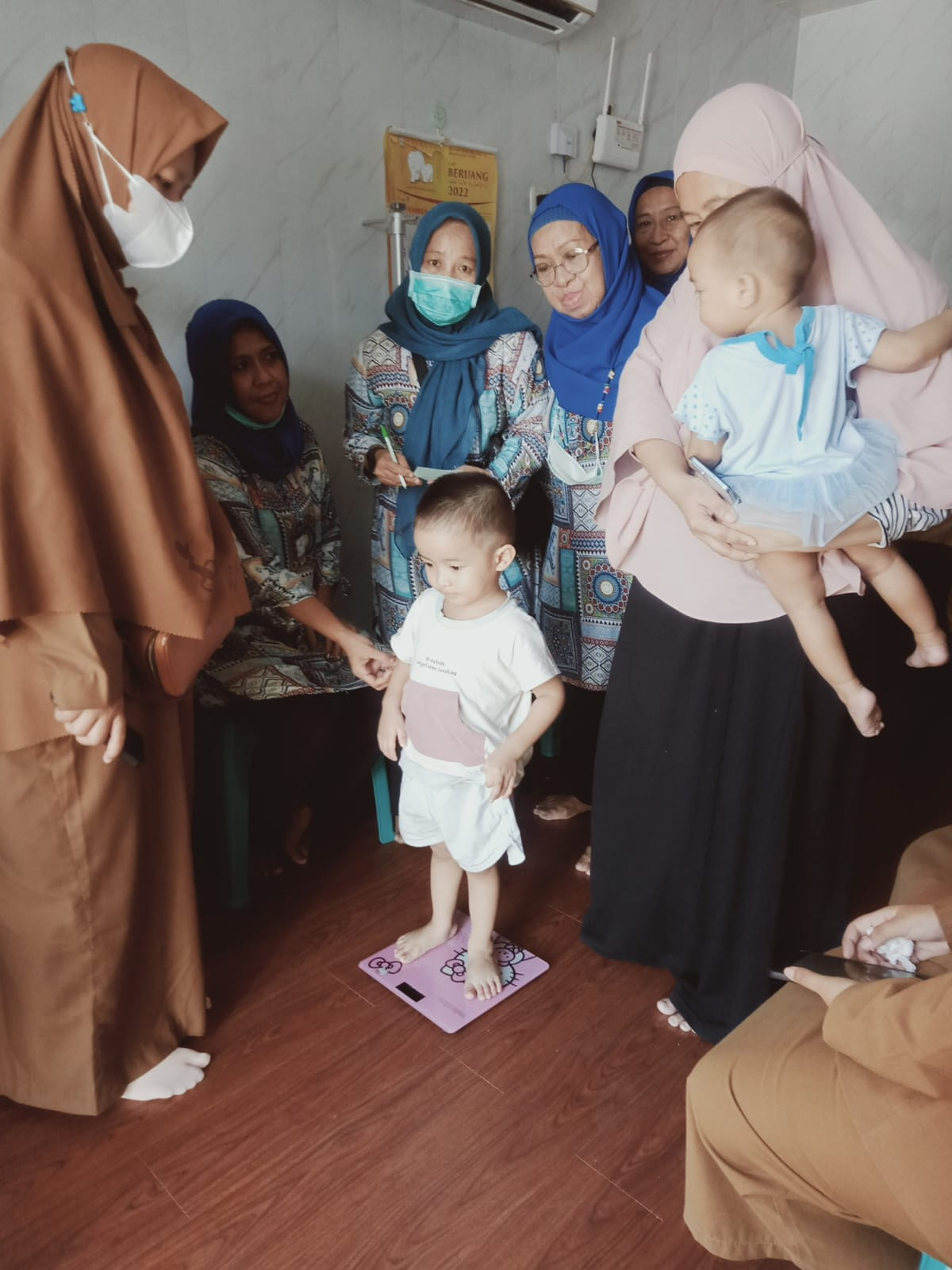Penimbangan Berat Badan Posyandu Anggrek 2 Posyandu