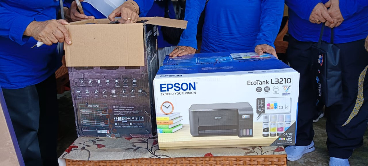 Printer, soundsystem dan layar Proyektor