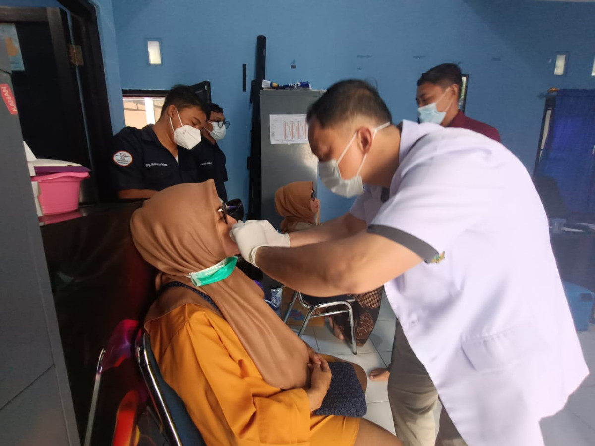 Germas (Pengukuran Gigi palsu lansia)