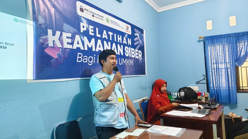 Meningkatkan kemandirian ekonomi keluarga (UPPKA)