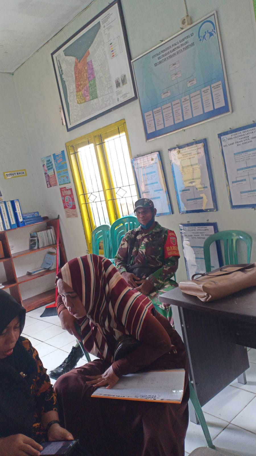 Menyusun daftar sasaran anak yang beresiko stunting untuk dimasukkan pada data menu DASHAT