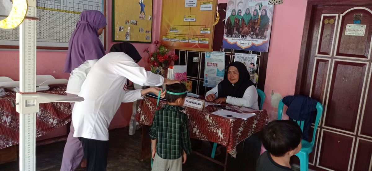 pengukuran lingkar kepala balita