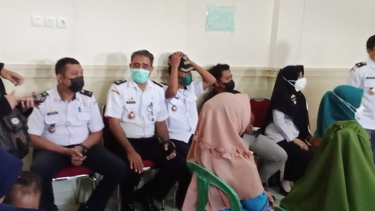 PMT bagi Bumil yang dihadiri oleh Camat Bacubar, Lurah dan TP PKKK se-Bacukiki Barat, Kepala UPTD Puskesmas Lumpue beserta para Pengurus Kamp. KB se-Bacubar