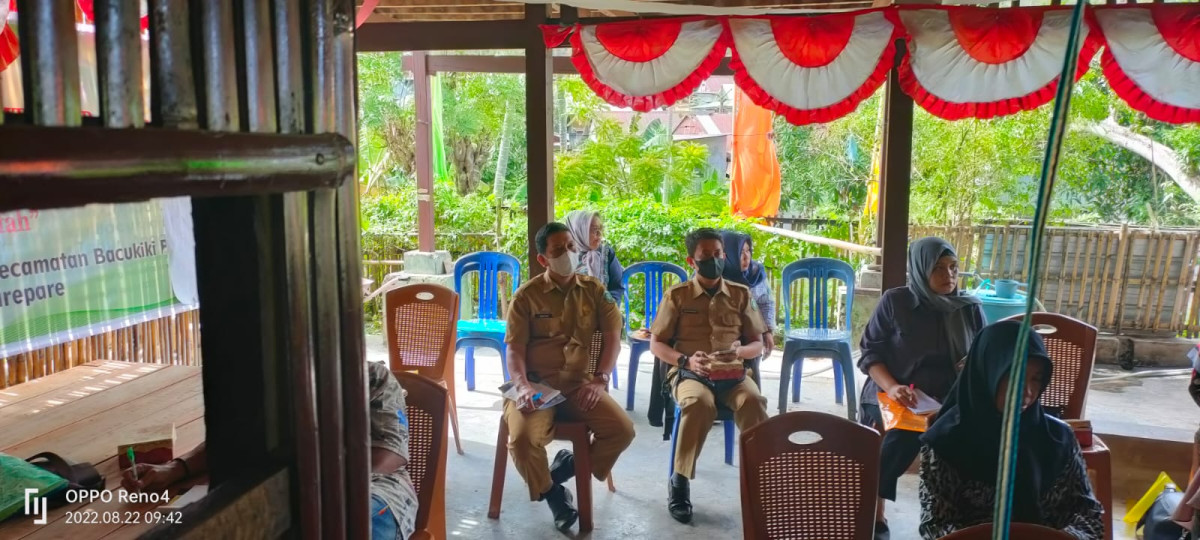 Sosialisasi Kelompok Konstituen yang dihadiri oleh Bappeda kota Parepare, Ketua YLP2EM, Pihak Kelurahan, Tokoh Masyarakat & Pemuda serta Pengurus Kamp. KB "Geddongnge"