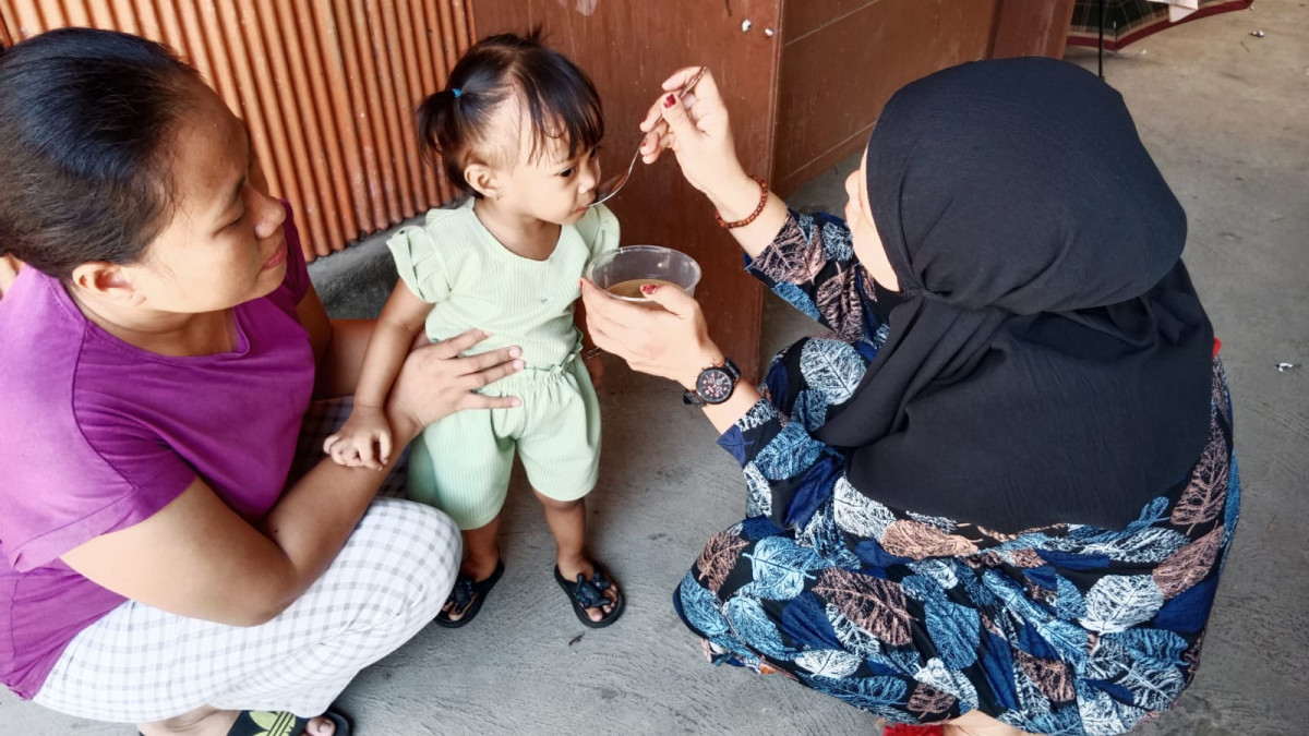 Melaksanakan DASHAT kepada Bumil KEK dan Baduta/Balita Berisiko & Stunting di Wilayah RT 03 RW 03 oleh Kader Posyandu Cenderawasih 5,