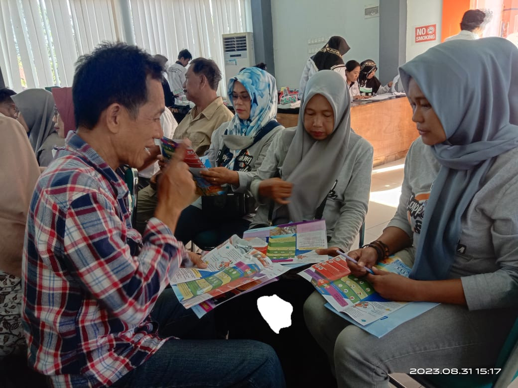 Workshop Keamanan Pangan oleh DInkes bekerjasama dengan DIsperindag yang dihadiri oleh kader KPM dan pengurus Kamp. KB "Geddongnge"