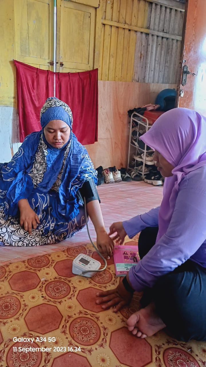 Melakukan Kunjungan dan Mengedukasi Ibu Hamil