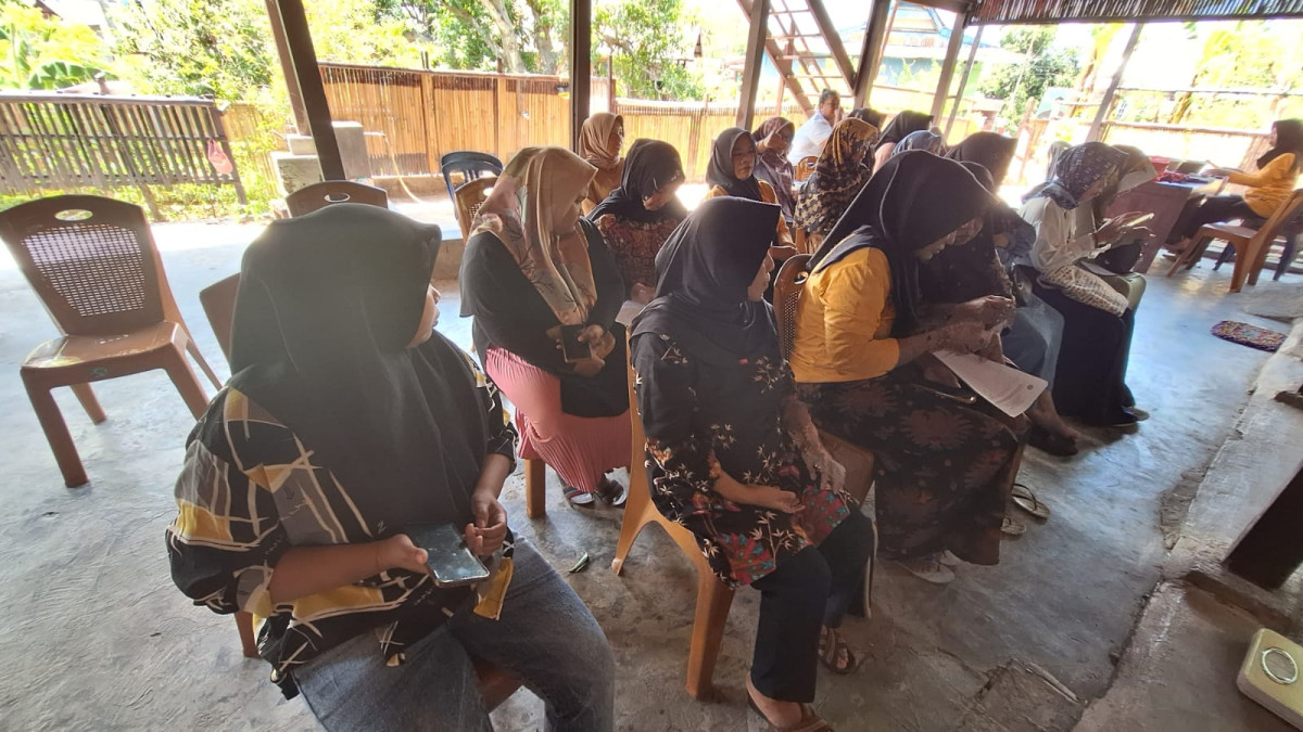 Melakukan Rapat Koordinasi terkait Percepatan Penurunan Stunting oleh Tenaga Kesehatan UPTD Puskesmas Lumpue, Kader Posyandu, OPD KB Cappa Galung, beserta Kader Kamp. KB "Geddongnge"