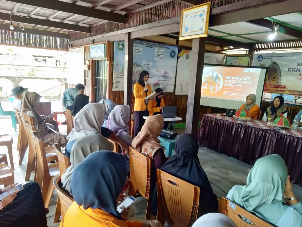 Monitoring Keg. Workshop KKN Reguler UNM Kel. 2 Tahun 2024 yang dihadiri oleh Lurah, Ketua TP. PKK Cappa Galung, Babinsa, BHABINKAMTIBMAS, Bidan, Penyuluh KB, Pengurus Kamp. KB dan mahasiswa KKN Reguler UNM Klp. 2