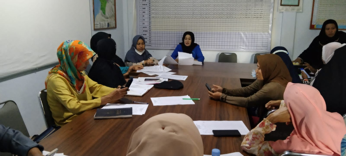 Mengikuti Kegiatan Pengembangan Usaha Peningkatan Pendapatan Keluarga Akseptor (UPPKA) di Jln. Keterampilan RT 01 RW 02 oleh Penyuluh KB, Kelompok UPPKA, Pengurus Kamp. KB "Geddongnge"