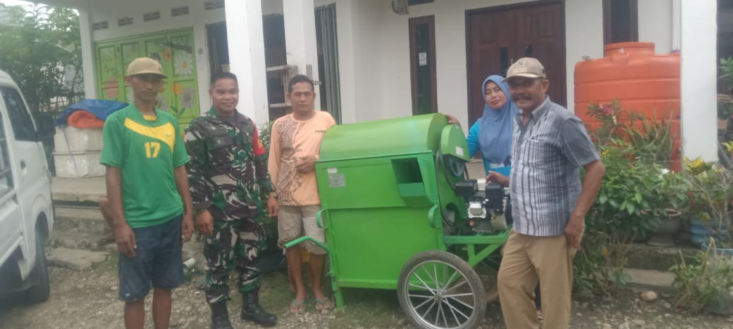 penyerahan mesin pemipil jagung