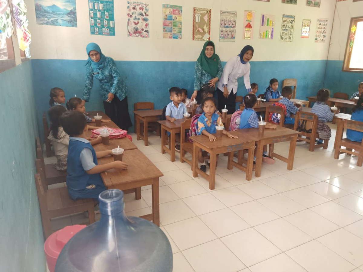 suasana dalam ruang kelas TK Nurul Fajar