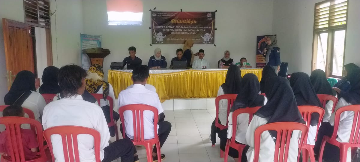 Pelantikan Kelompok Penyelenggara Pemungutan Suara ( KPPS ) Pemilihan Umum Tahun 2024 Desa Koholimombono