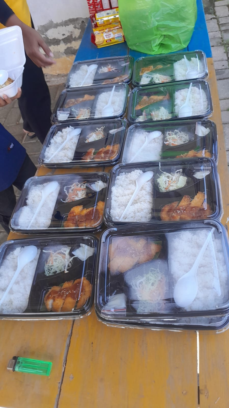 Dapur Sehat Atasi Stunting (DASHAT)