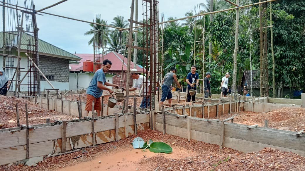 GOTONG ROYONG PEMBANGUNAN MASJID DESA