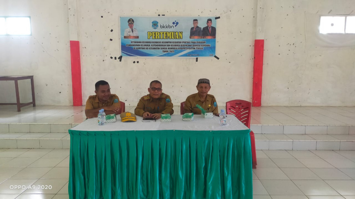 Pertemuan Ketahanan keluarga berbasis kelompok kegiatan ( POKTAN ) Pada program Pembangunan Keluarga, Kependudukan dan Keluarga Berencana di Kampung Keluarga Berkualitas Desa Baruta Lestari Kec. Sangia Wambulu