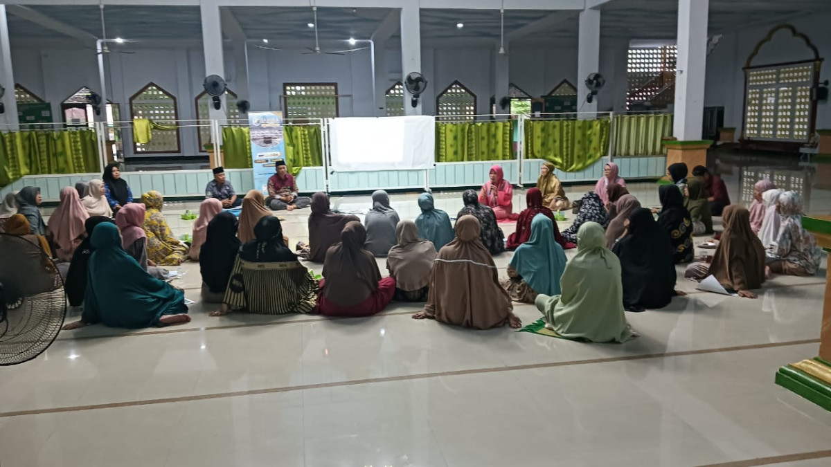 Mengikuti Kegiatan Majelis Taqlim Dan Melakukan Konseling Kepada Keluarga Remaja