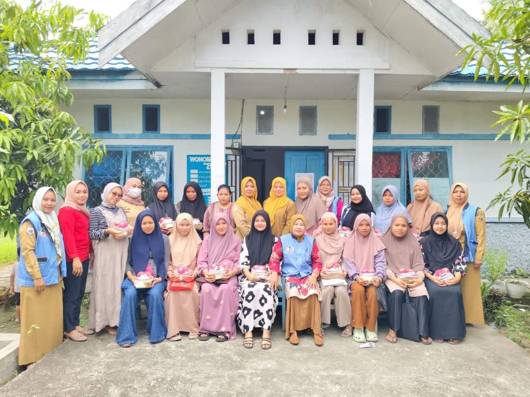 Kelas Ibu Hamil Sekaligus Pemberian Makanan Tambahan Kepada Ibu Hamil