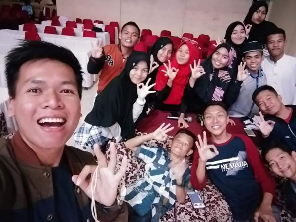 foto bersama anggota PIK R