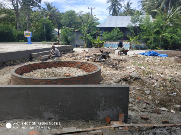 Pembuatan taman di kampung KB pasir putih