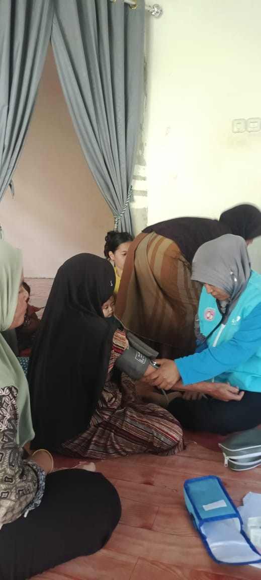 kunjungan Nifas ke rumah untuk memeriksa kesehatan ibu dan anak