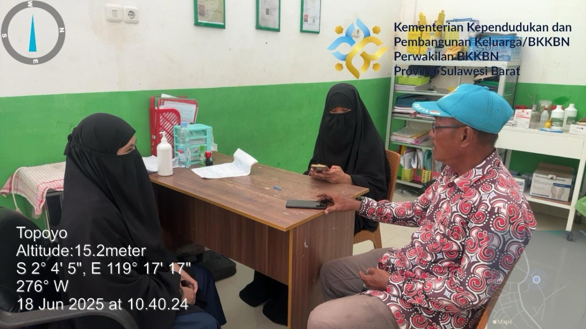 Koordinasi dengan pengelola KB Puskesmas Topoyo tentang pelayanan momentum