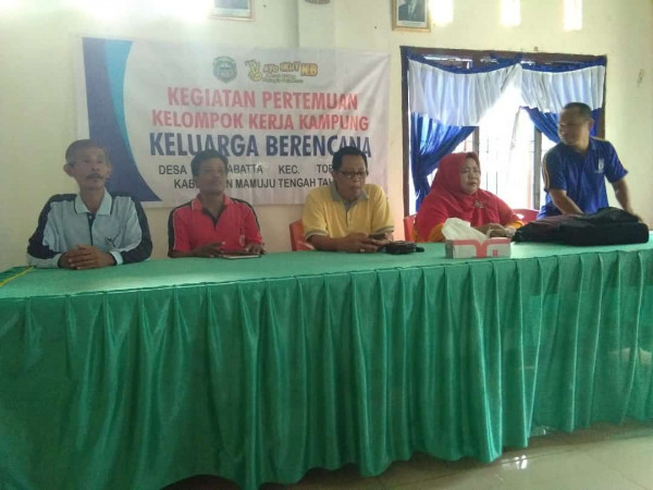 Suasana Kegiatan Pertemuan Kelompok Kerja di Kampung KB Desa Sinabatta