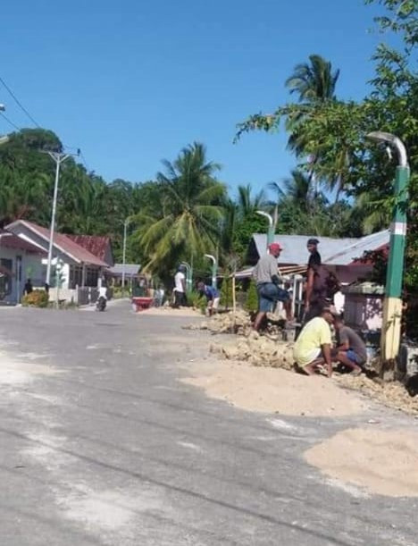 pembuatan selokan jalan