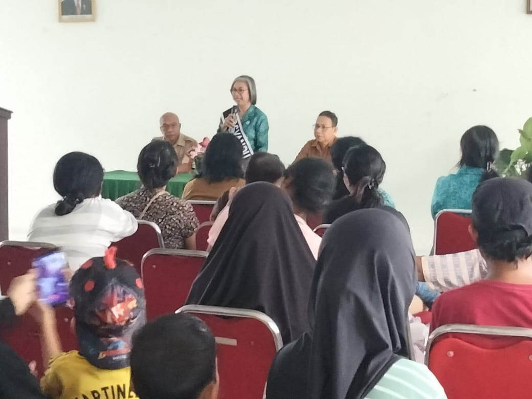 Pemberian Bantuan Kepada Balita Stunting Di Kecamatan Sirimau