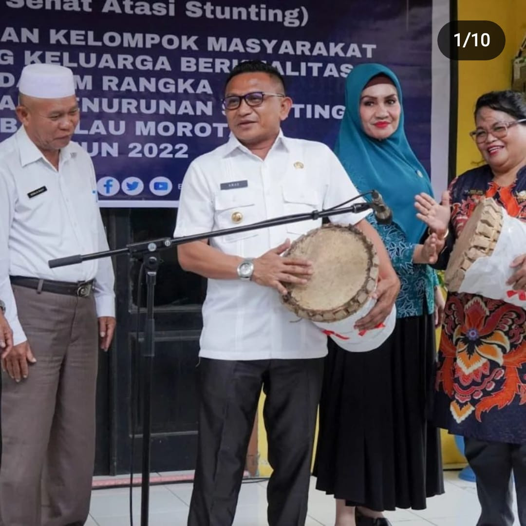 Pemukulan Tifa menandakan dicanangkannya Kegiatan Dapur Sehat  Atasi Stunting Di Kabupaten Pulau Morotai