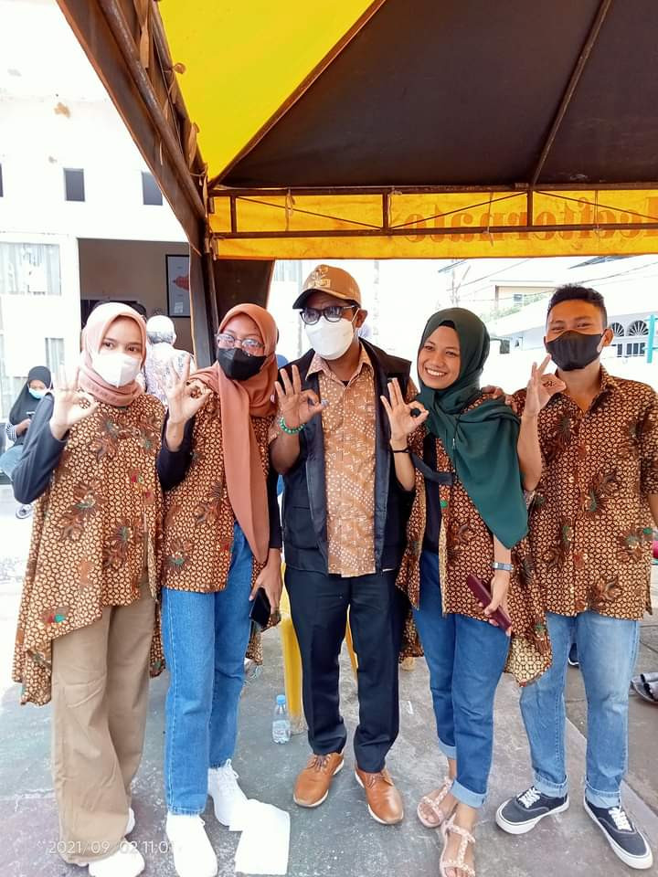 foto bersama anggota pik baskara dengan Bapak walikota Ternate