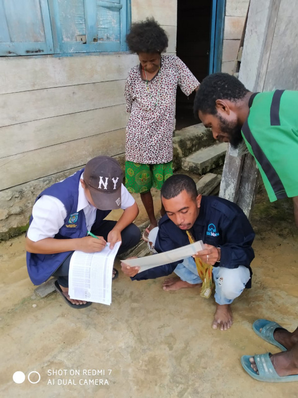 Kegiatan Pendataan dan Pengisian Formulir Pendataan Keluarga ( PK ) di Kampung KB Luwelala