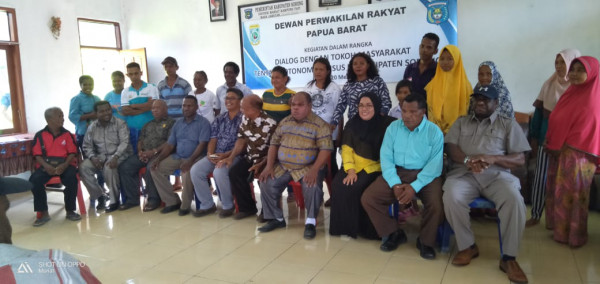 DPR Provinsi Papua Barat bersama Tokoh masyarakat kampung KB Fafi