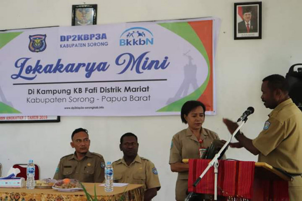 Lokakarya Mini di buka oleh Asisten III Setda Kabupaten Sorong